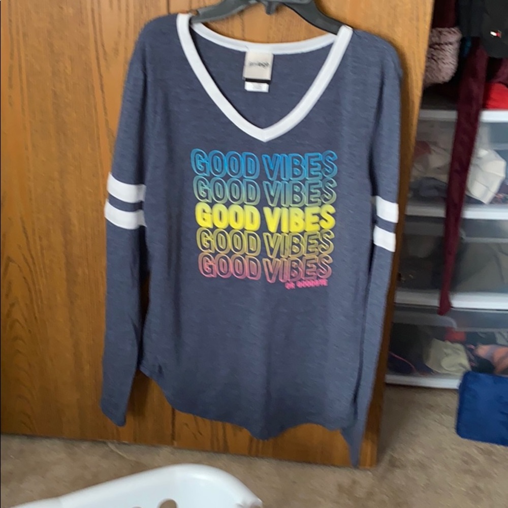 Long sleeve tee